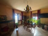 Villa singola con teerreno mq 4600 circa in Vendita