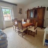 Ampio bilocale nel centro di Marcellina con balcone e cantina in Vendita