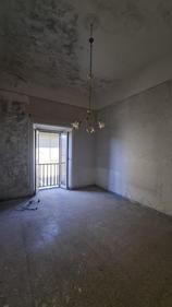 Appartamento in zona centrale a Moricone con ampia cantina di pertinenza in Vendita