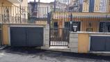 Appartamento con entrata indipendente al centro di Guidonia Montecelio con corte pavimentata e privata in Vendita